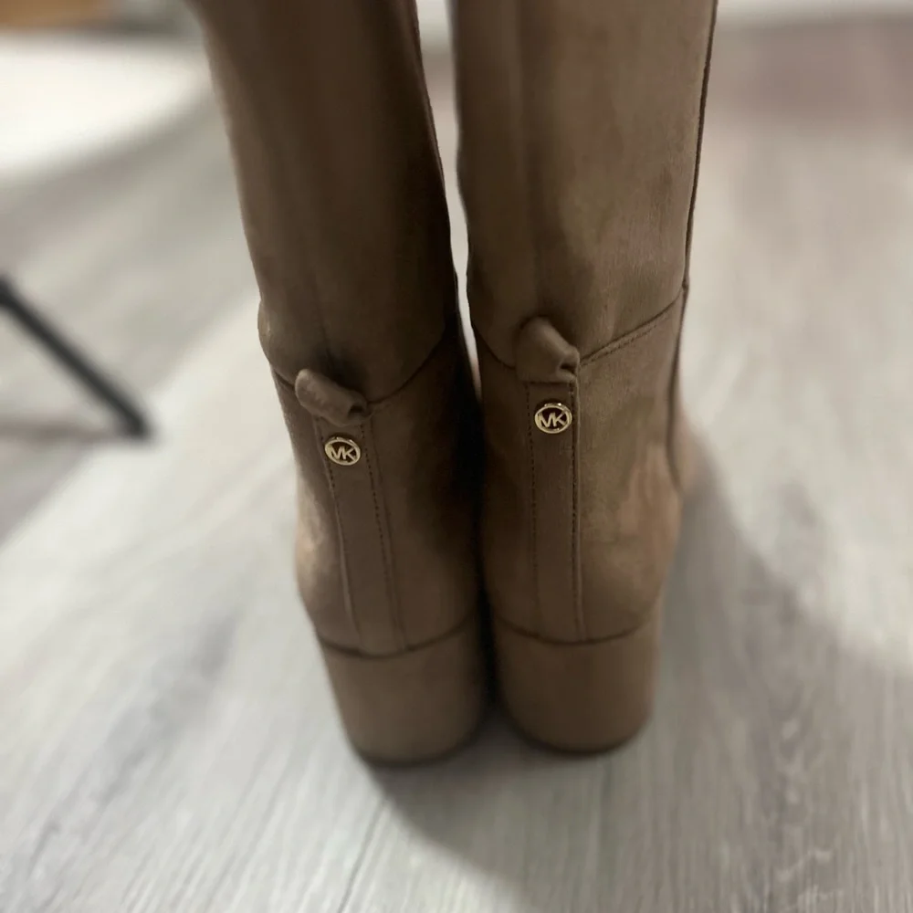 Michael Kors Women’s Suede Boots ✨Like new✨No box Size 7